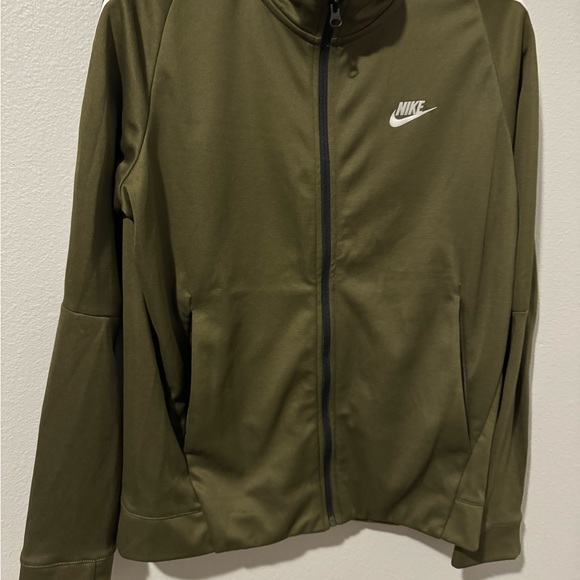 Nike Green Zip Up Jacket - Picture 2 of 9